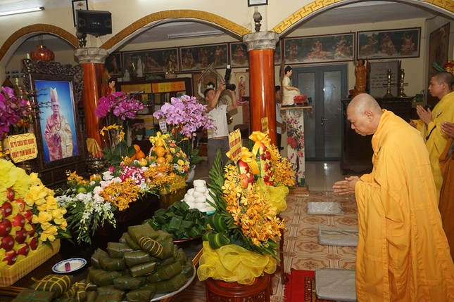 Hòa thượng Thích Từ Nghiêm tưởng niệm cố Hòa thượng Thích Từ Hoa