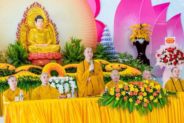 Thượng tọa Thích Tâm Minh sách tấn chư hành giả