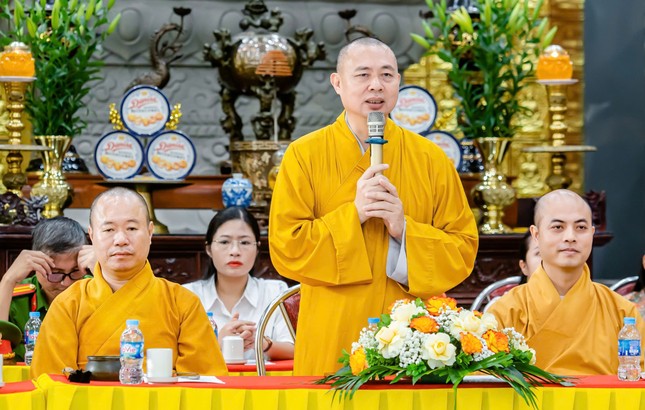 Thượng tọa Thích Tâm Đức phát biểu Thượng tọa Thích Tâm Đức phát biểu