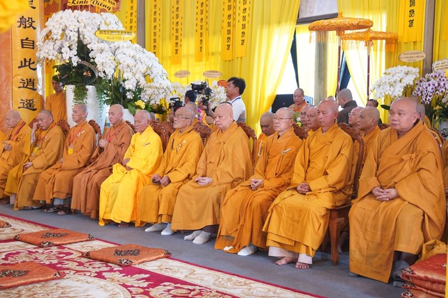 Chư tôn giáo phẩm chứng minh lễ truy niệm