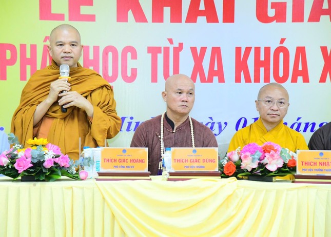 Thượng tọa Thích Giác Hoàng phát biểu khai mạc