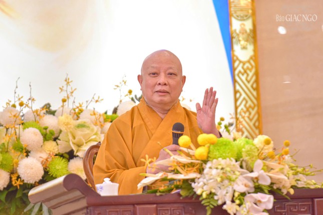 Hòa thượng giải đáp các thắc mắc của đại chúng