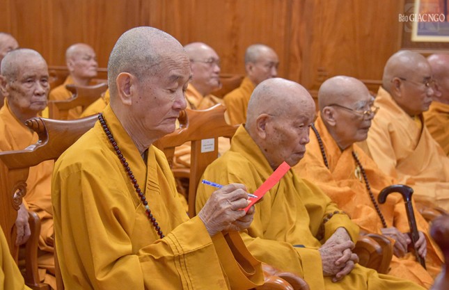 Hàng năm, Hội đồng Chứng minh đều tổ chức Đại nghị vào ngày 10-11 Âm lịch