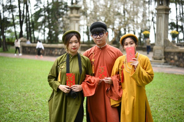 Không gian yên tĩnh trong chùa là địa điểm lý tưởng để các bạn trẻ chụp ảnh