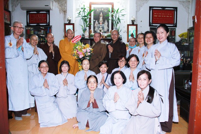 Đại đức Thích Đồng Phước, Chánh Thư ký Ban Trị sự GHPGVN quận 1 hướng dẫn chư Tăng, Phật tử đảnh lễ, khánh tuế Hòa thượng Thích Thanh Hùng (chùa Phổ Quang - Phú Nhuận) - Ảnh T.Đồng Phước Đại đức Thích Đồng Phước, Chánh Thư ký Ban Trị sự GHPGVN quận 1 hướng dẫn chư Tăng, Phật tử đảnh lễ, khánh tuế Hòa thượng Thích Thanh Hùng (chùa Phổ Quang - Phú Nhuận) - Ảnh T.Đồng Phước