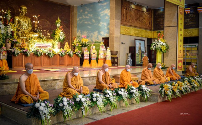 Chư tôn đức Hệ phái Khất sĩ tại buổi lễ