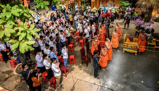 Năm nay là năm của chư thiên Tân Quản Thế Thiên, con gái thứ năm của của Đại Phạm Thiên Kapila