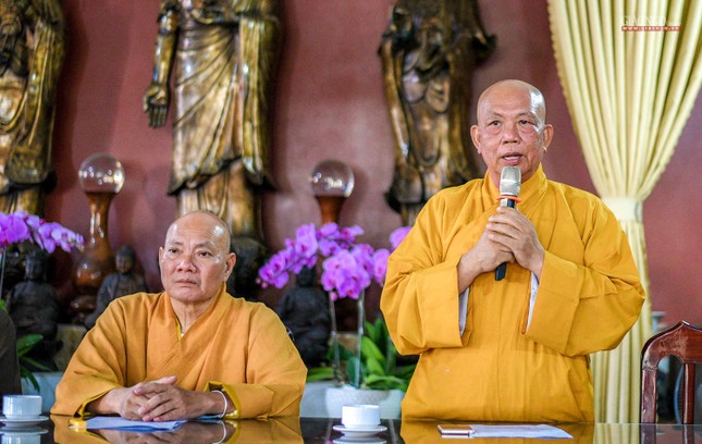 Thượng tọa Thích Thiện Từ, Trưởng ban Trị sự Phật giáo huyện Nhà Bè kêu gọi các tự viện trên địa bàn chung sức hỗ trợ Ban trị sự huyện cũng như TP tổ chức thành công Đại lễ Phật đản Phật lịch 2566