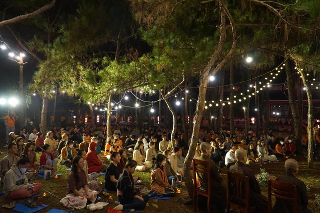 Ngồi bên nhau nghe thời gian trôi