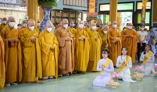 Chư tôn đức Tăng trong Ban Trị sự GHPGVN TP.HCM, Ban Trị sự Phật giáo quận, huyện tham dự Chư tôn đức Tăng trong Ban Trị sự GHPGVN TP.HCM, Ban Trị sự Phật giáo quận, huyện tham dự