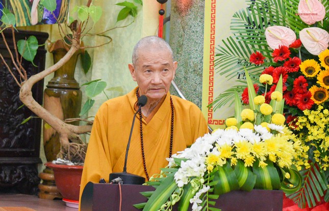 Hòa thượng Thích Thanh Hùng ban lời đạo từ