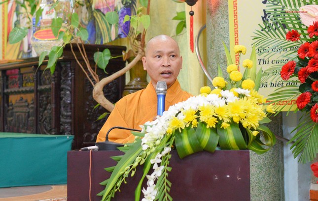 Thượng tọa Thích Minh Quang phát biểu khai mạc