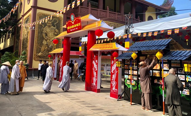 Tăng Ni, Phật tử tỉnh Long An ráo riết hoàn thiện các khâu chuẩn bị cuối cùng Tăng Ni, Phật tử tỉnh Long An ráo riết hoàn thiện các khâu chuẩn bị cuối cùng