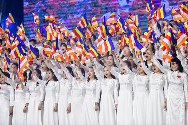 Phật giáo trong dòng sử Việt