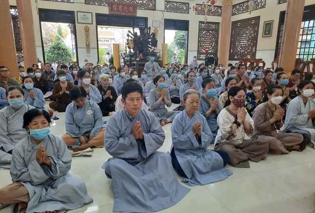 Phật tử hộ trì Tam bảo tạo phước duyên lành Phật tử hộ trì Tam bảo tạo phước duyên lành