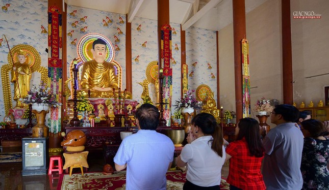 Hàng năm, chùa Khánh Lâm đều phối hợp với chính quyền huyện Kon Plông tổ chức lễ hội văn hóa “Uống nước nhớ nguồn” thu hút hàng nghìn khách thập phương về tham dự Hàng năm, chùa Khánh Lâm đều phối hợp với chính quyền huyện Kon Plông tổ chức lễ hội văn hóa “Uống nước nhớ nguồn” thu hút hàng nghìn khách thập phương về tham dự