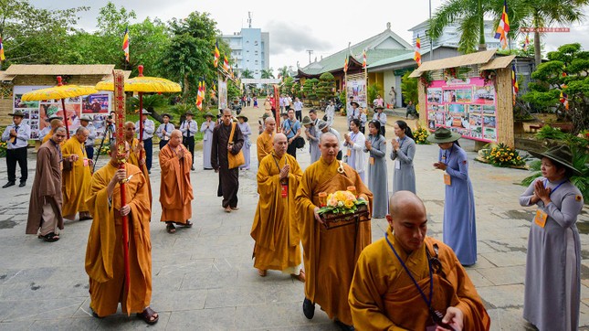 Cung nghinh chư tôn đức