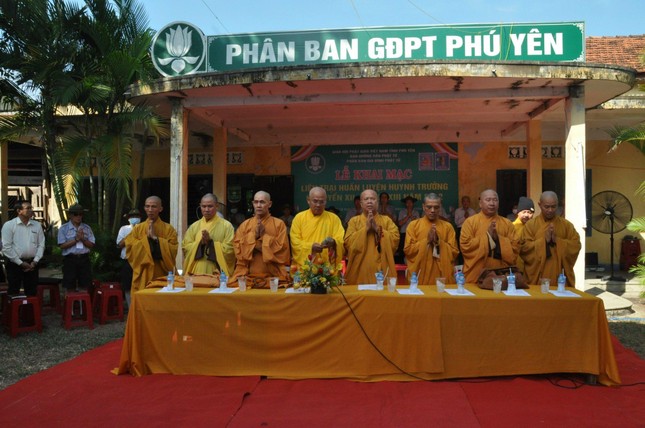 Chư tôn đức chứng minh