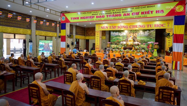 Toàn cảnh hội trường