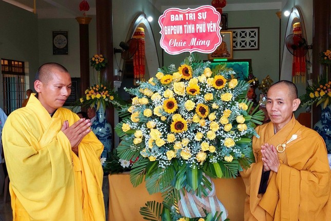 Lẵng hoa chúc mừng của Ban Trị sự Phật giáo tỉnh Phú Yên Lẵng hoa chúc mừng của Ban Trị sự Phật giáo tỉnh Phú Yên