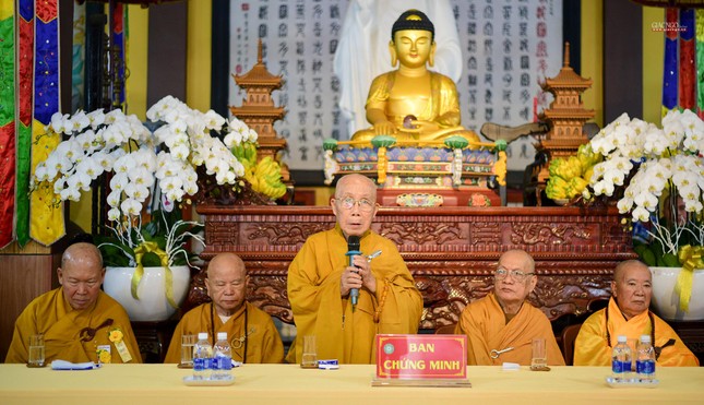 Hòa thượng Thích Tịnh Hạnh ban đạo từ Hòa thượng Thích Tịnh Hạnh ban đạo từ