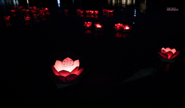 Bạn Thương, pháp danh Nhuận Bảo Hưởng (23 tuổi), ngụ ở Thủ Đúc nguyện cho cha mẹ luôn nhiều sức khỏe Bạn Thương, pháp danh Nhuận Bảo Hưởng (23 tuổi), ngụ ở Thủ Đúc nguyện cho cha mẹ luôn nhiều sức khỏe