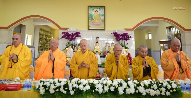 Chư tôn đức niệm Phật