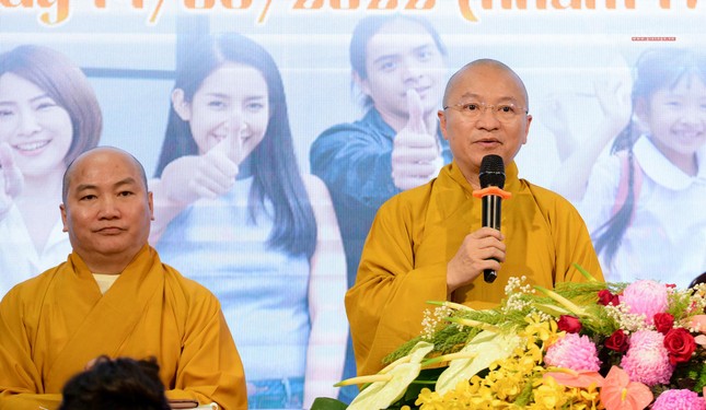 Thượng tọa Thích Nhật Từ tin tưởng với sự hỗ trợ từ các giảng viên, cha mẹ trong suốt quá trình rèn luyện, các bạn trẻ sẽ trang bị đầy đủ kiến thức và các kỹ năng cần thiết trong cuộc sống