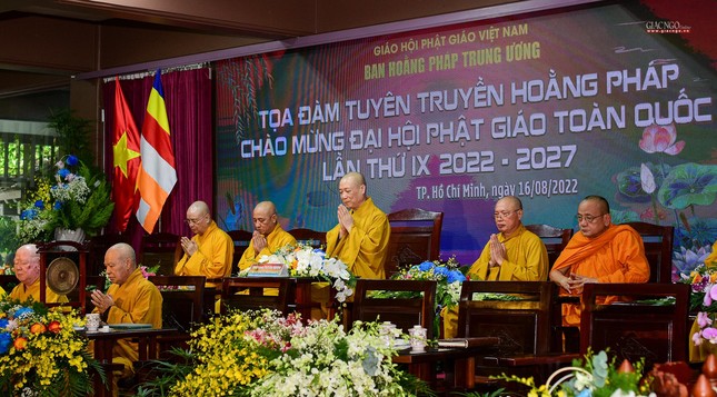 Chư tôn đức chứng minh lễ khánh tuế