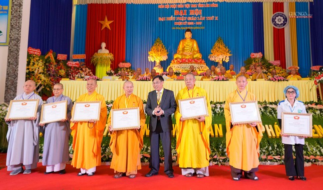 Bằng khen của Ủy ban MTTQVN tỉnh Lâm Đồng tặng tập thể Ban Trị sự Phật giáo tỉnh