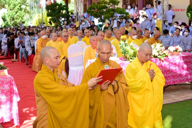Đại đức Thích Nhuận Dương phát nguyện cố gắng làm tròn sứ mệnh được giao phó