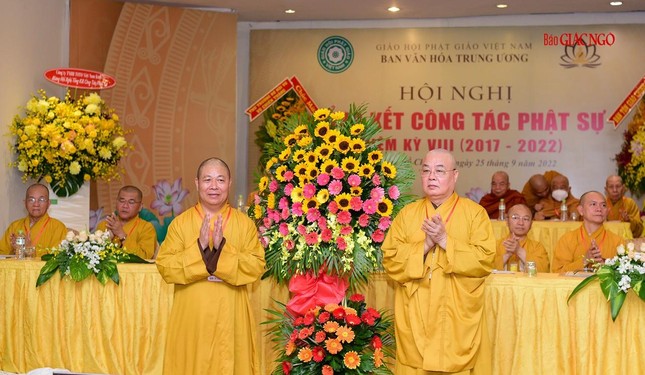Lẵng hoa chúc mừng của Trung ương GHPGVN Lẵng hoa chúc mừng của Trung ương GHPGVN