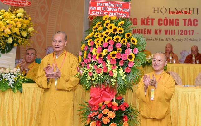Lẵng hoa chúc mừng của Ban Trị sự GHPGVN TP.HCM Lẵng hoa chúc mừng của Ban Trị sự GHPGVN TP.HCM