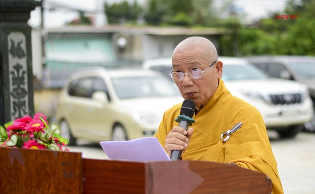 Hòa thượng Thích Giải Thắng cung tuyên tiểu sử cố Trưởng lão Hòa thượng Thích Viên Giác