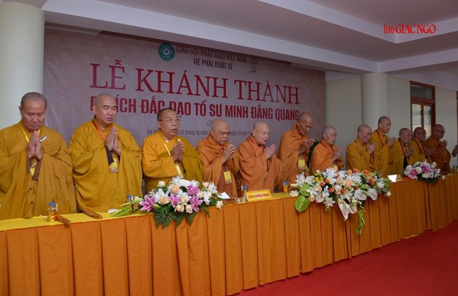 Chư tôn đức chứng minh