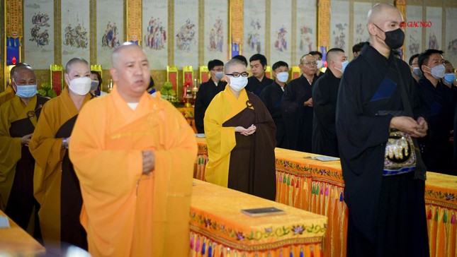 Pháp hội kỳ phước phổ độ Vạn Nhân Duyên diễn ra từ ngày 1-11 đến 9-11 tại Hội quán Nghĩa An