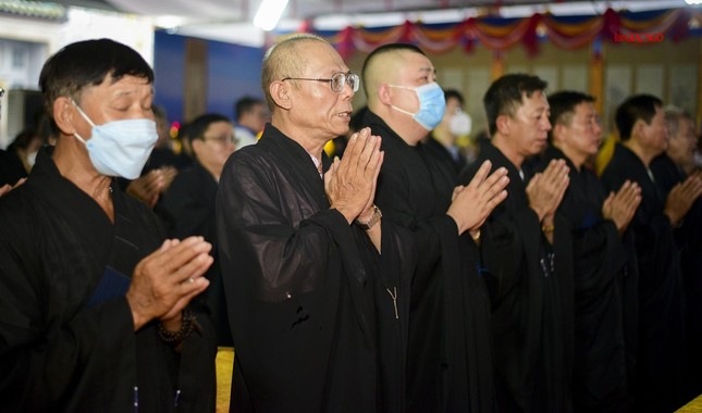 Phật tử các đạo tràng người Hoa tham dự