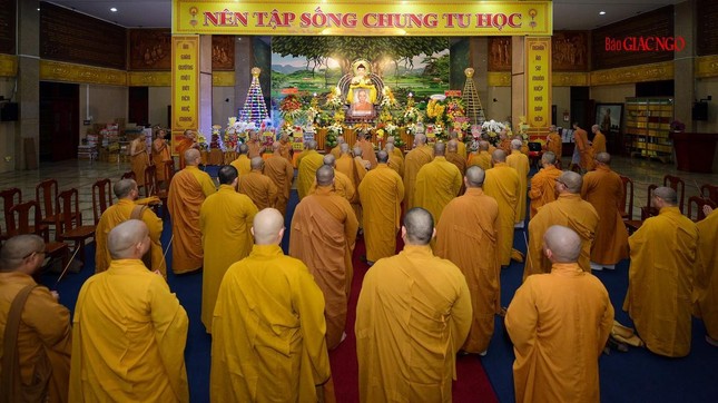 Quang cảnh buổi lễ Quang cảnh buổi lễ