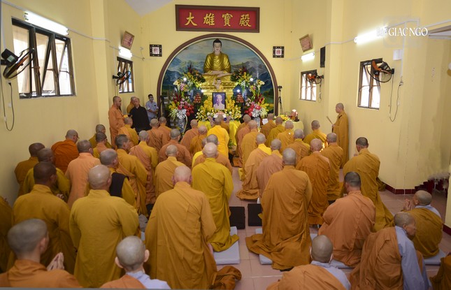 Đông đảo Tăng Ni tham dự lễ tưởng niệm