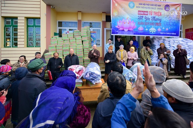 Thượng tọa Thích Thanh Phong chúc Tết đến người dân