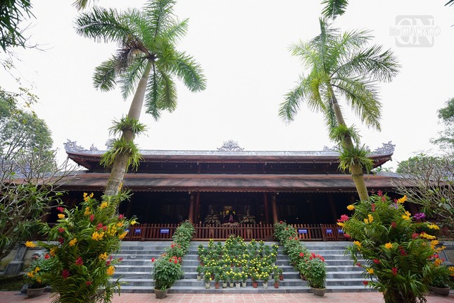 Tọa lạc bên bờ sông Đông Ba, gần cầu Gia Hội, chùa Diệu Đế là một trong ba ngôi quốc tự của triều Nguyễn còn ở cố đô Huế Tọa lạc bên bờ sông Đông Ba, gần cầu Gia Hội, chùa Diệu Đế là một trong ba ngôi quốc tự của triều Nguyễn còn ở cố đô Huế