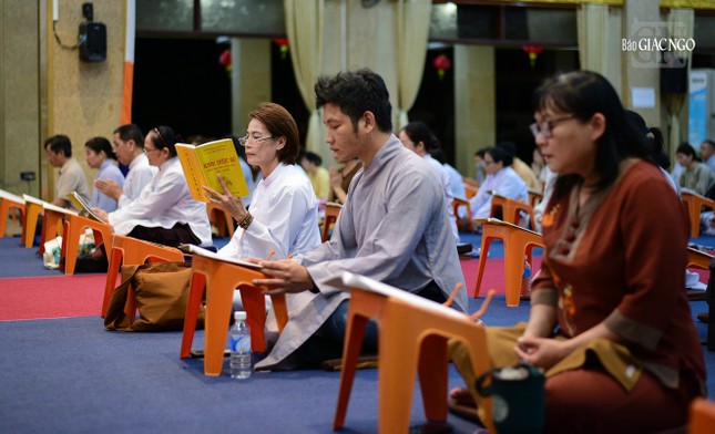 Mỗi năm pháp viện Minh Đăng Quang đều khai đàn Dược Sư để Phật tử gần xa về tham dự