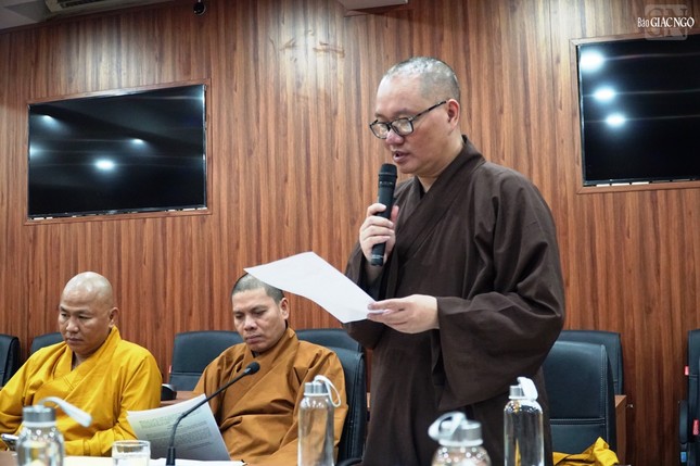 Thượng tọa Thích Thanh Lợi, Chánh Thư ký Ban Nghi lễ T.Ư trình bày phương hướng hoạt động nhiệm kỳ mới