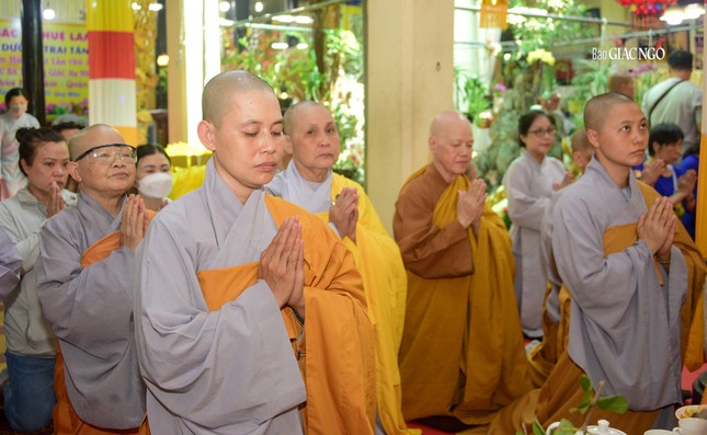 Môn đồ tứ chúng tham dự lễ tưởng niệm Môn đồ tứ chúng tham dự lễ tưởng niệm