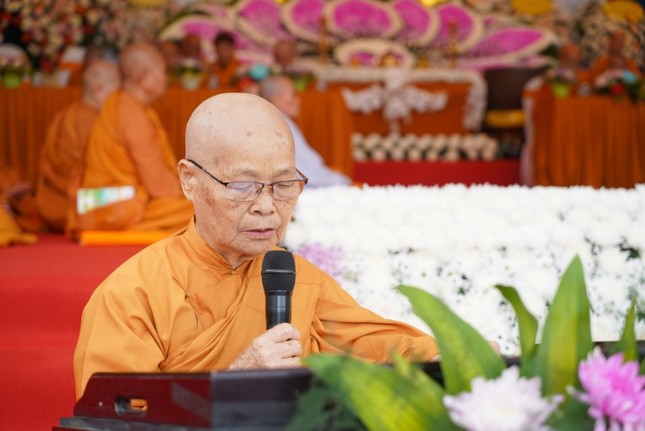 Ni trưởng Cảnh Liên tóm tắt quá trình hình thành, tu học của Ni giới Giáo đoàn III