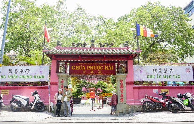 Chùa Phước Hải tọa lạc tại số 73 đường Mai Thị Lựu, P.Đa Kao, Q.1, TP.HCM