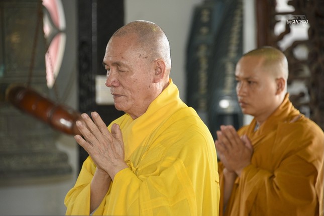 Hòa thượng Thích Nguyên Giác, trụ trì Quảng Hương Già Lam Hòa thượng Thích Nguyên Giác, trụ trì Quảng Hương Già Lam