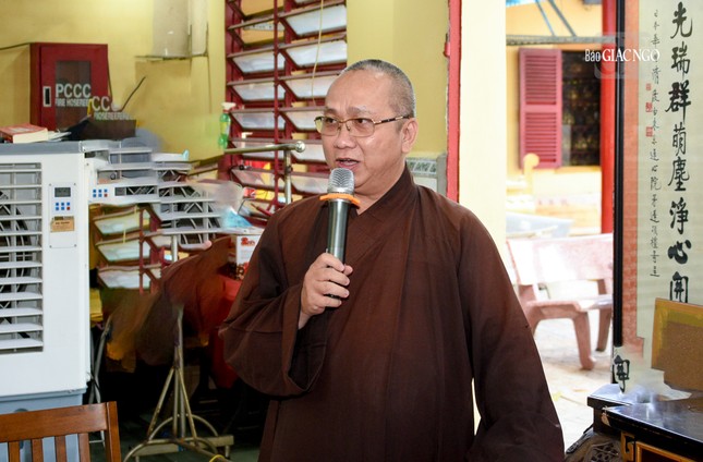 Đại đức Thích Từ Tâm trình bày kế hoạch tổ chức Đại lễ Phật đản Phật lịch 2567 của Phật giáo Q.8