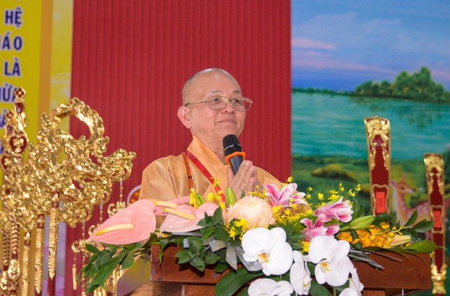 Hòa thượng Thích Minh Thiện, Trưởng ban Trị sự GHPGVN tỉnh Long An phát biểu khai mạc