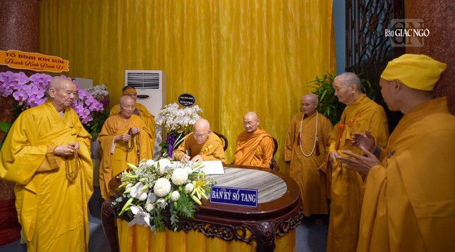 Ghi sổ tang lưu niệm Ghi sổ tang lưu niệm